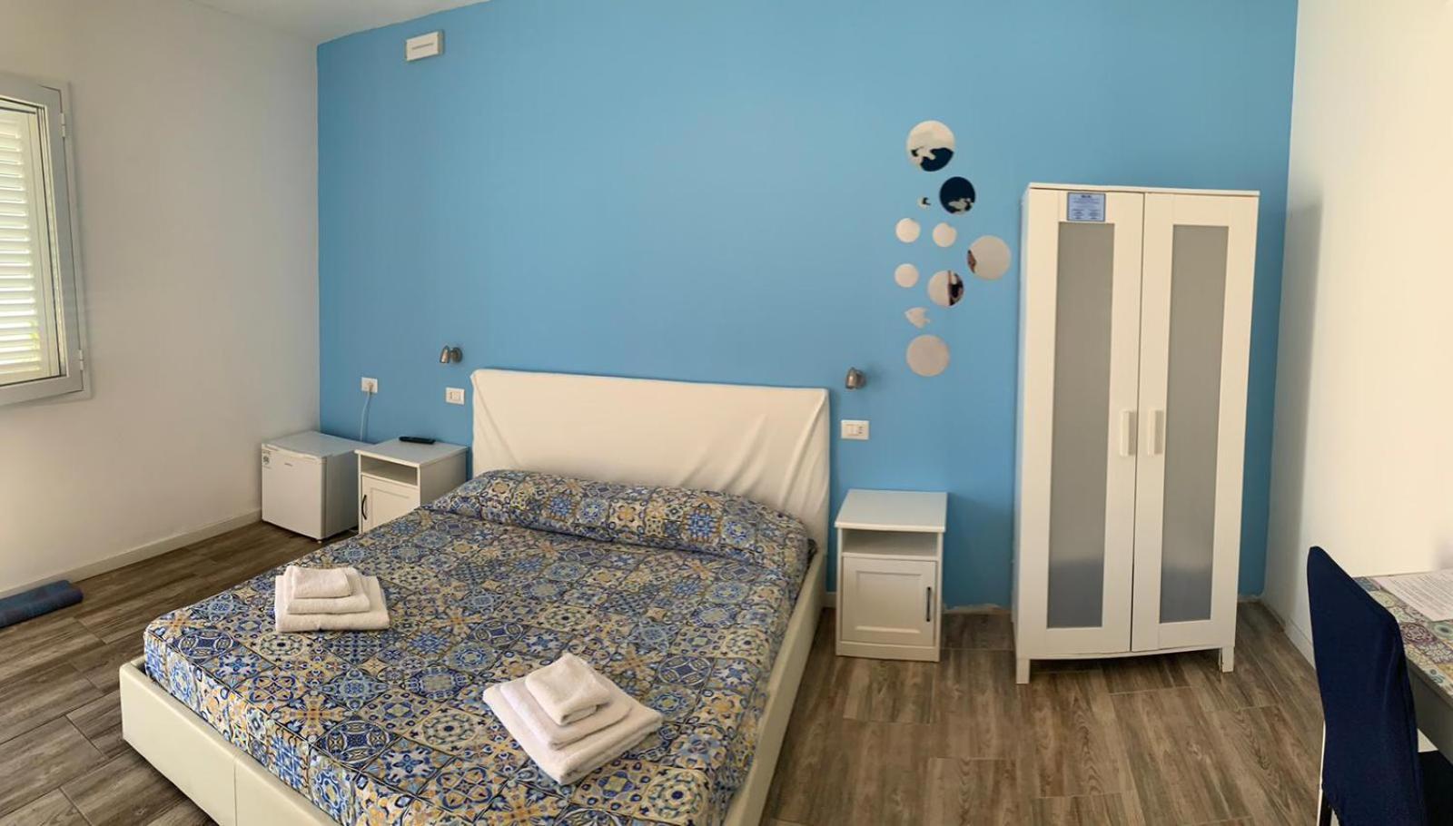 Borgomarino'S Room Чефалу Екстериор снимка