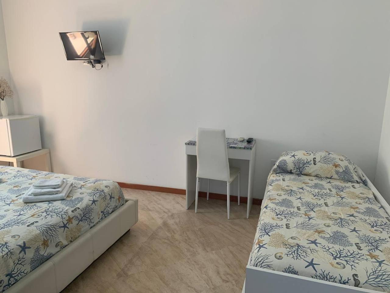 Borgomarino'S Room Чефалу Екстериор снимка