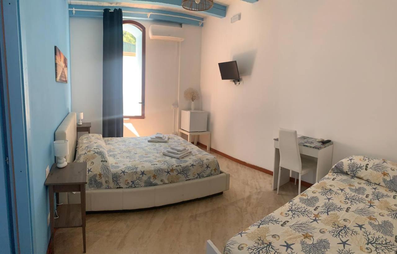 Borgomarino'S Room Чефалу Екстериор снимка